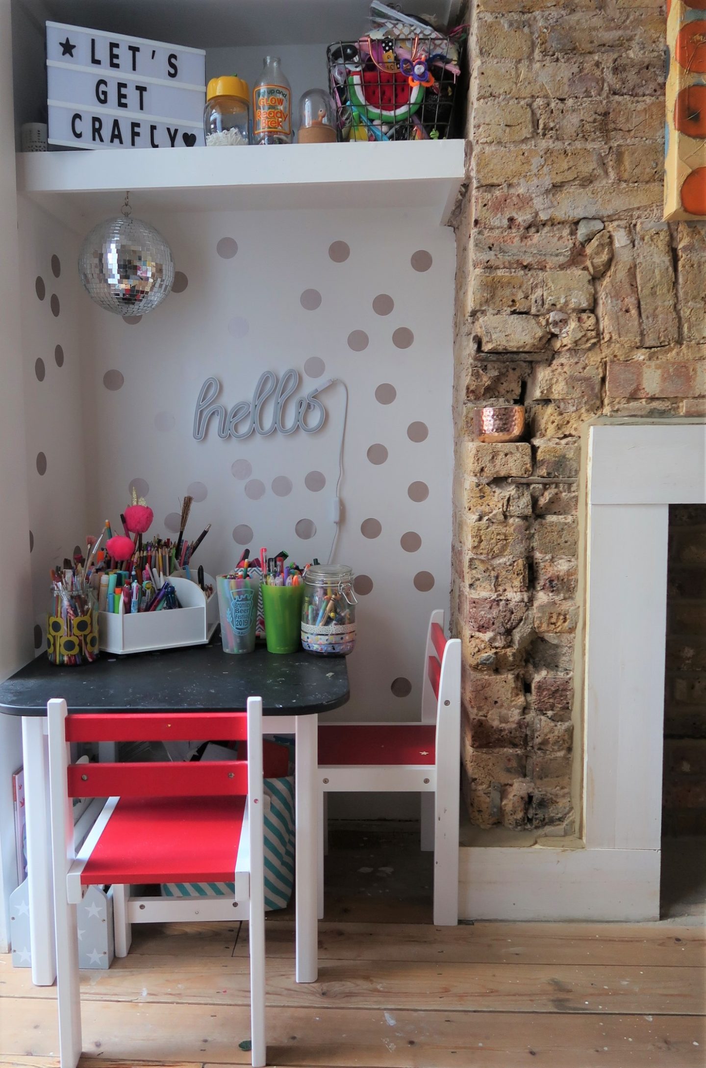 How to make a children's art and crafts area in your house