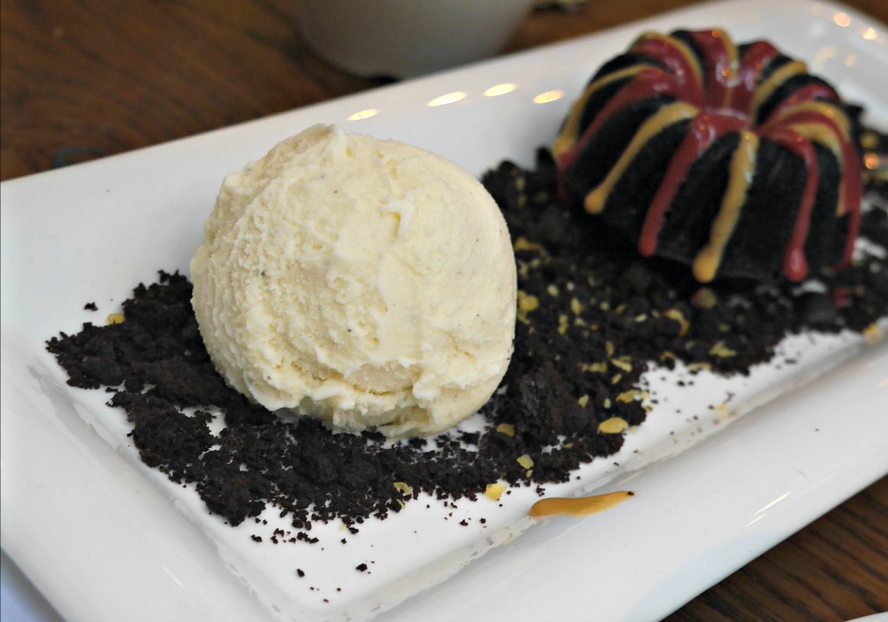 Desert at T Rex Grill Natural History Museum