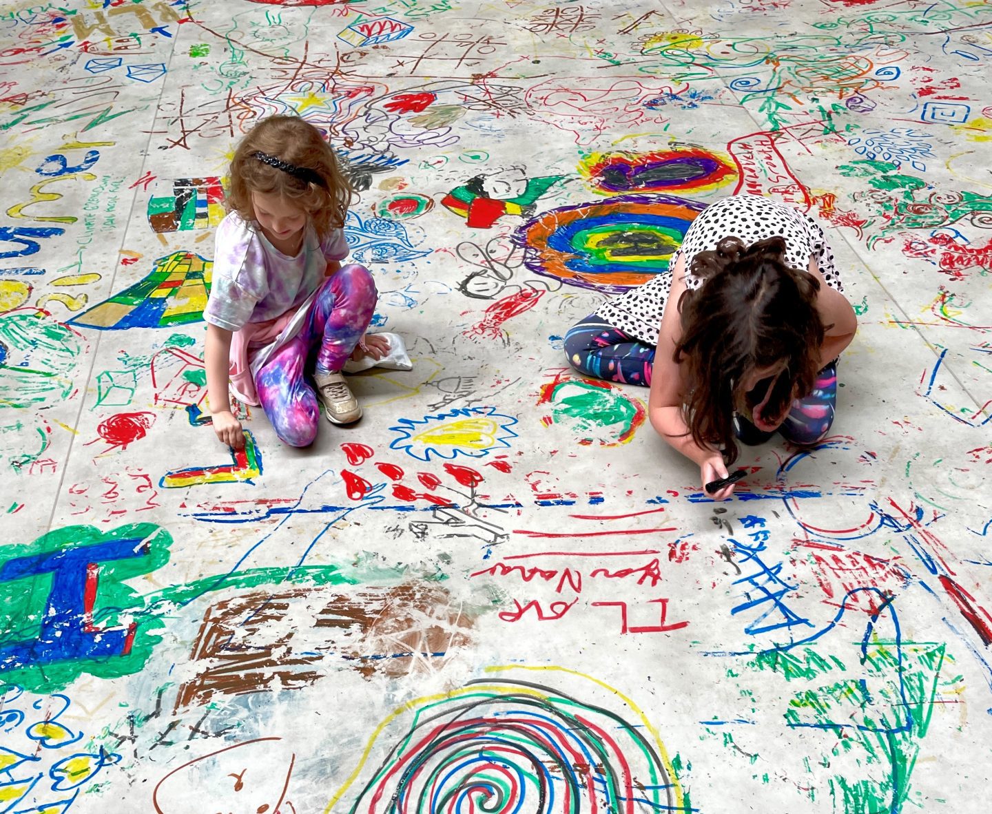 Drawing with kids at Mega Please Draw Freely at the Tate