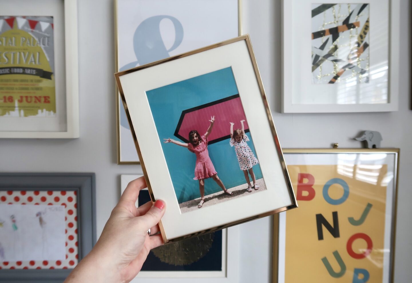 Father's day gift guide for difficult to buy for dads - picture frame idea
