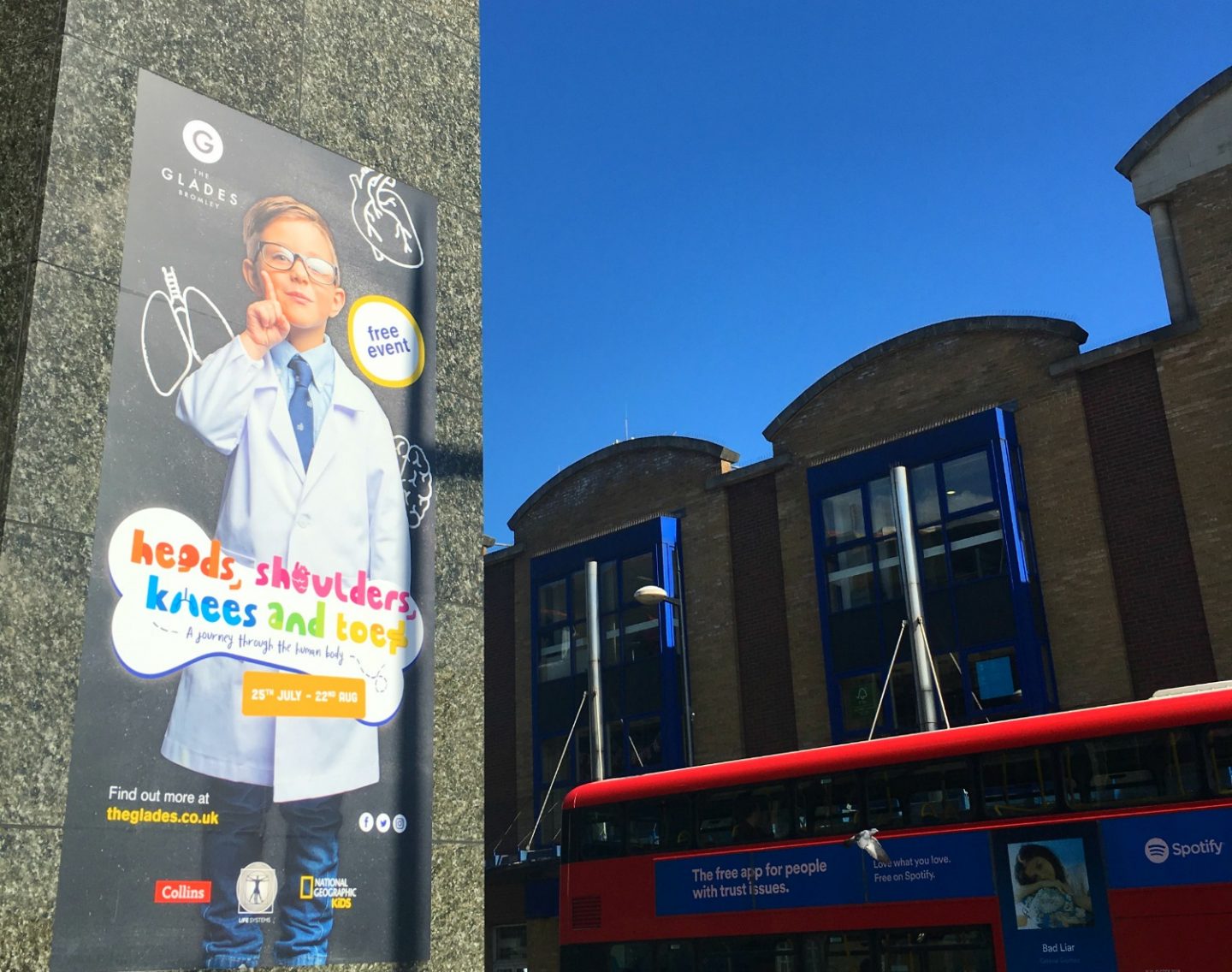 Heads, shoulders, Knees and Toes at The Glades shoppung centre bromley